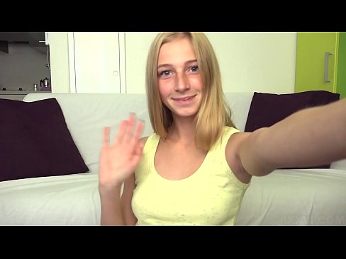 ❤️ Thaum kuv dhuav kuv lazily masturbate kuv liab pussy Anal video ntawm peb  ❌️ Ib