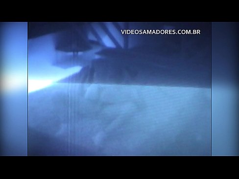 ❤️ Tus txiv films tus poj niam fucking neeg zej zog thiab pom tias nws yog ib tug cuckold Anal video ntawm peb ❌️ Ib