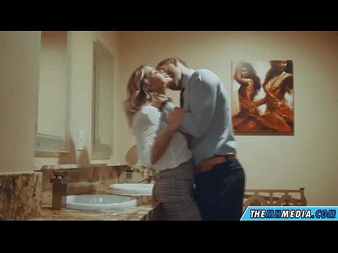 ❤️ Thaum ib tug busty blonde ntxias koj nyob rau hauv ib tug pej xeem chav dej Anal video ntawm peb ❌️ Ib